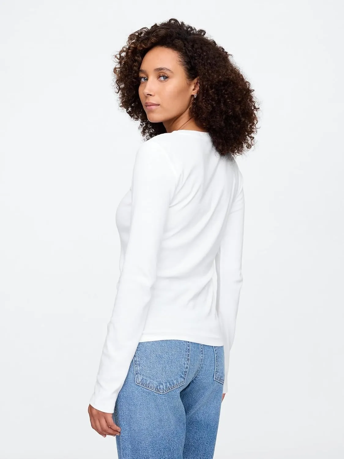GAP Women's Long Sleeve Favorite V-Neck T-Shirt