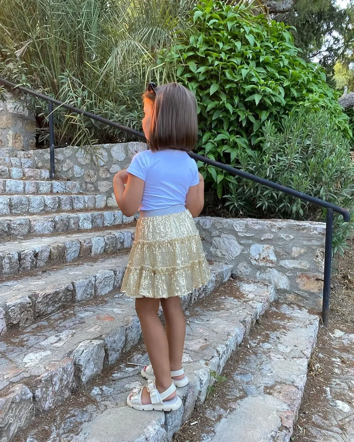Rolanko Girls Sequin Skirt A-line Tiered Pleated Sparkly Skirt Elastic Waist Metallic Skirt for Party 5-12 Years